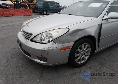 2002 Lexus Es 300 z USA, uszkodzony, nr VIN JTHBF30G725032258